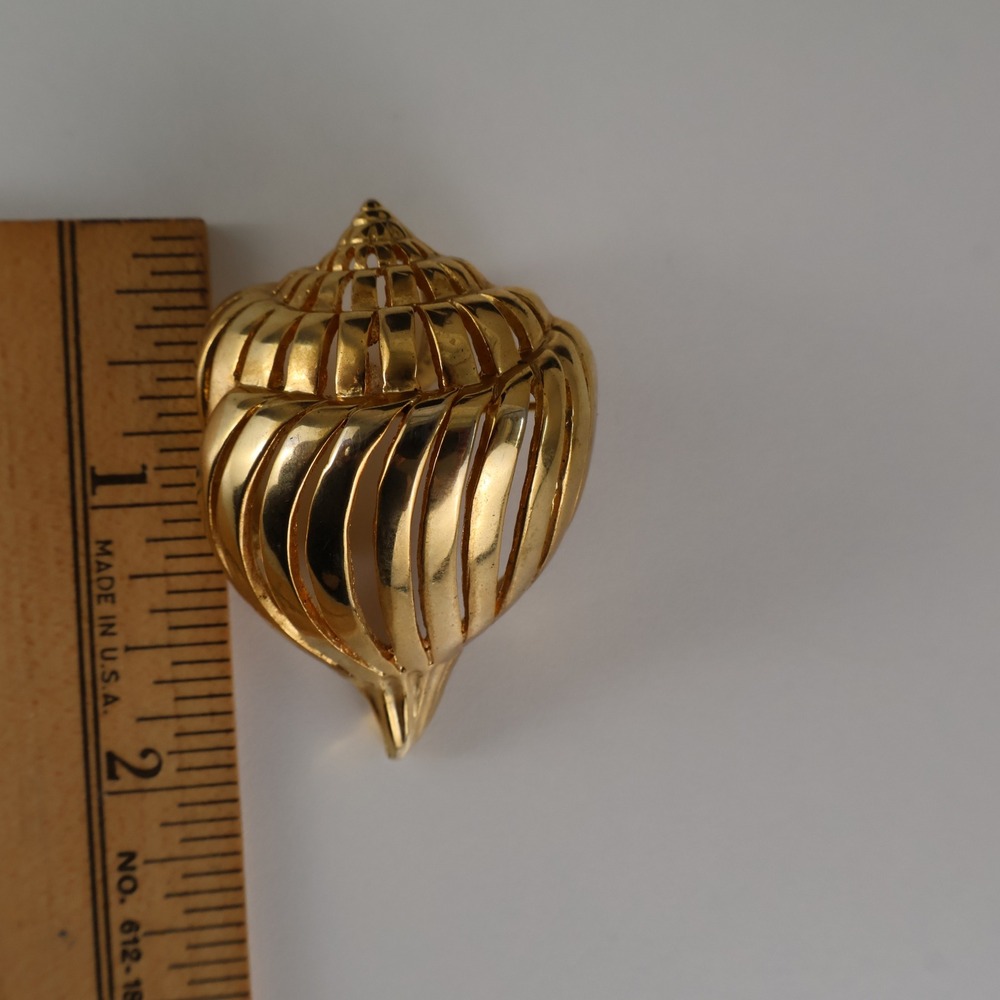Best Vintage Gold Tone Seashell Brooch Pendant Conch Shell Nautical Jewelry 2" - Picture 5 of 5